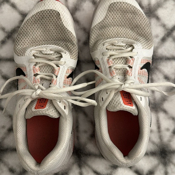 Pair of Women’s Nike Run Swift 2 Sneakers - Used but Very Little Tread Wear - Picture 10 of 10